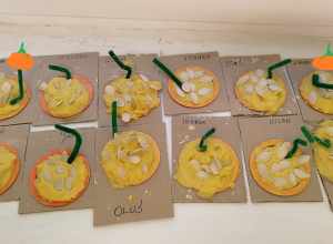 dynie wyklejone przez dzieci