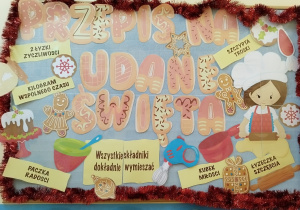 na tablicy zawieszony jest przepis na udane święta oraz kolorowe ilustracje
