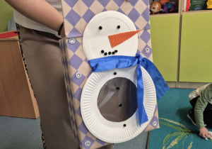 karton z bałwankiem