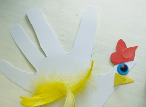 praca plastyczna wykonana przez dziecko- kura